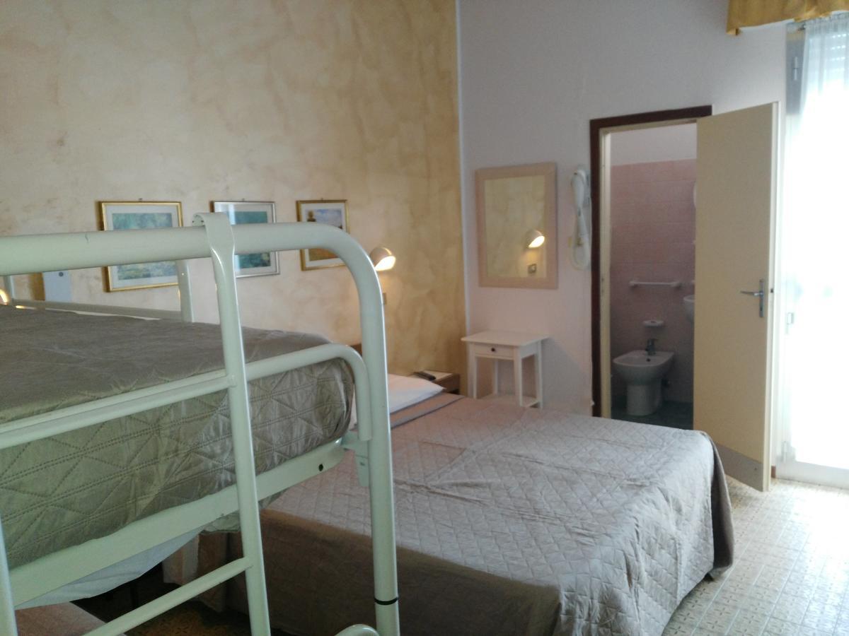Hotel Marittimo ริมินี ภายนอก รูปภาพ