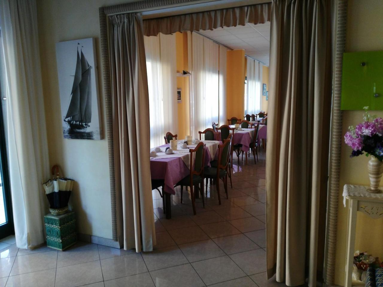Hotel Marittimo ริมินี ภายนอก รูปภาพ