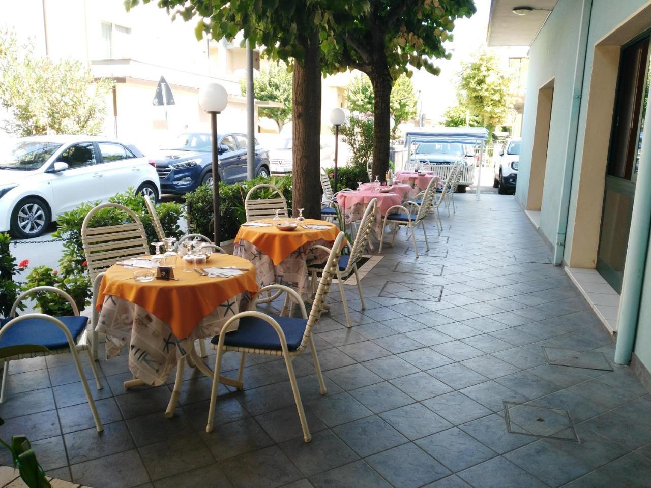 Hotel Marittimo ริมินี ภายนอก รูปภาพ
