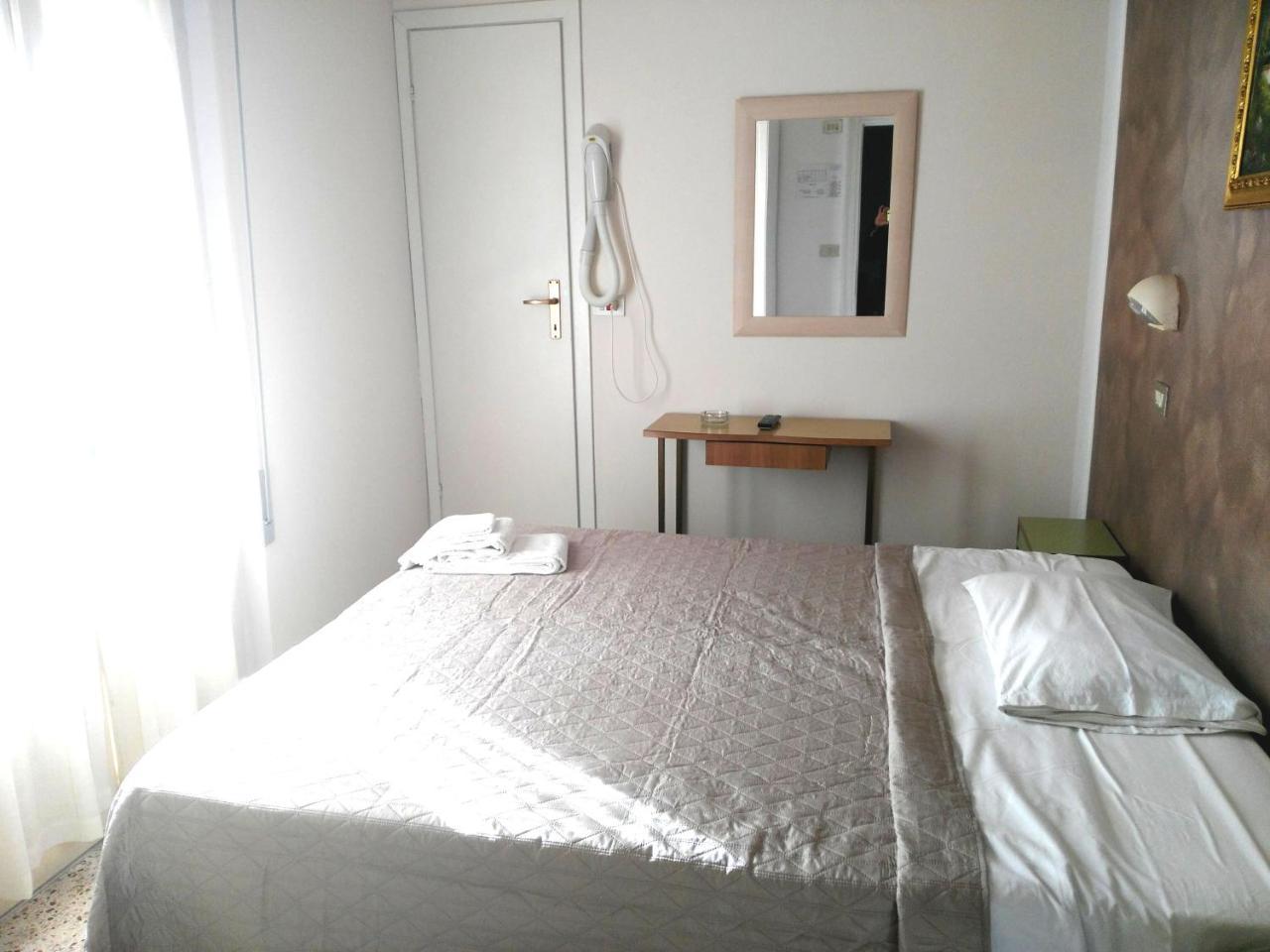 Hotel Marittimo ริมินี ภายนอก รูปภาพ