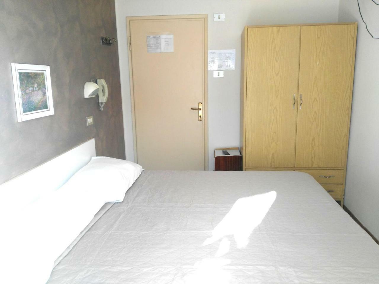 Hotel Marittimo ริมินี ภายนอก รูปภาพ